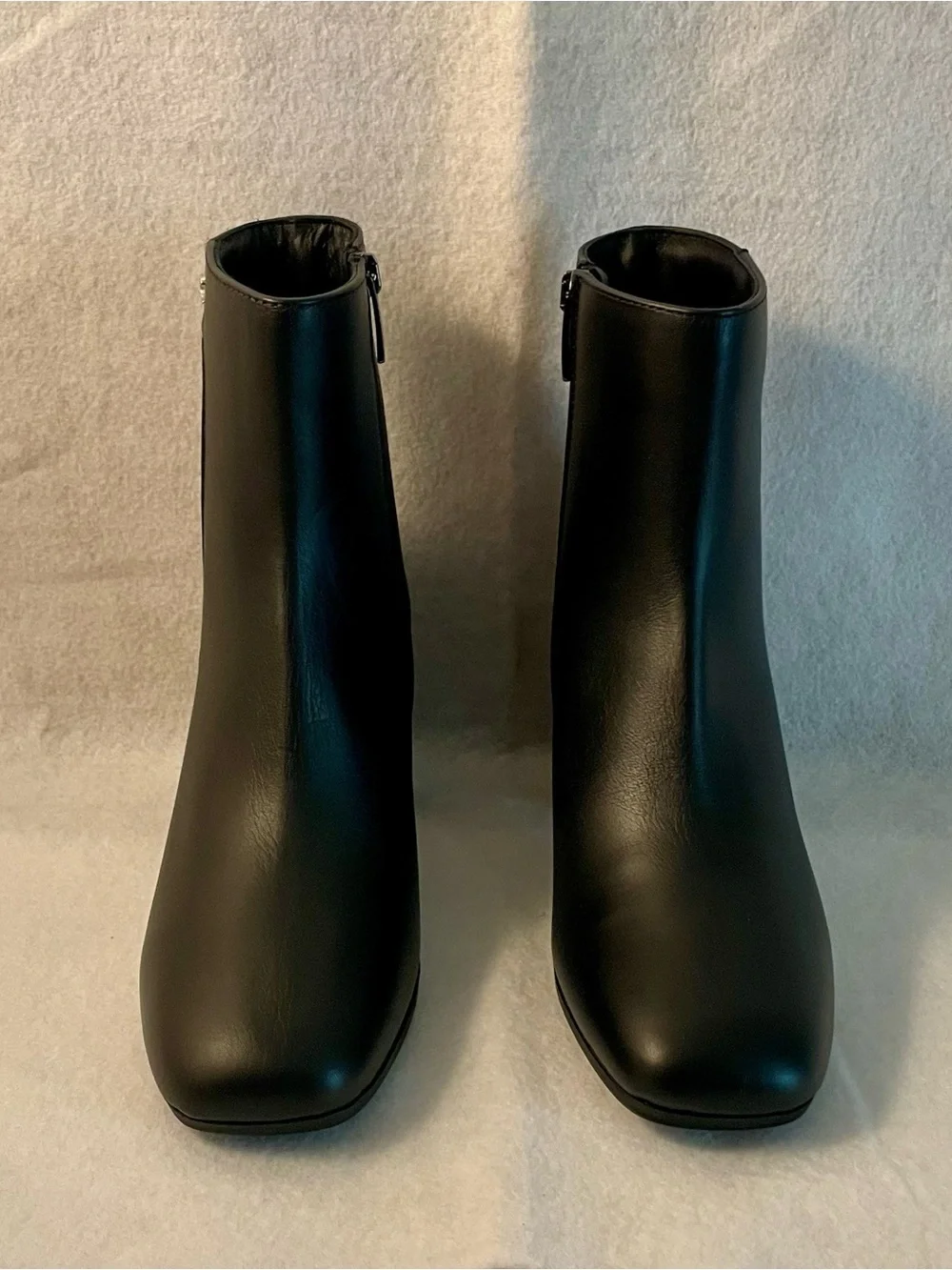 La CANADIENNE Black Leather Square-Toe Ankle Boots - Jensen - Size 6